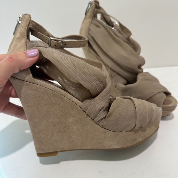 Enzo Angiolini Beige Draped Wedge Heels - Picture 3 of 6